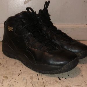 NYC Jordan 10s size 6